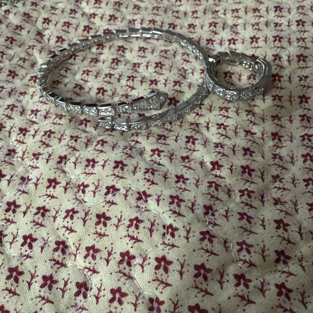 Elegant Silver Bracelet and Ring Set